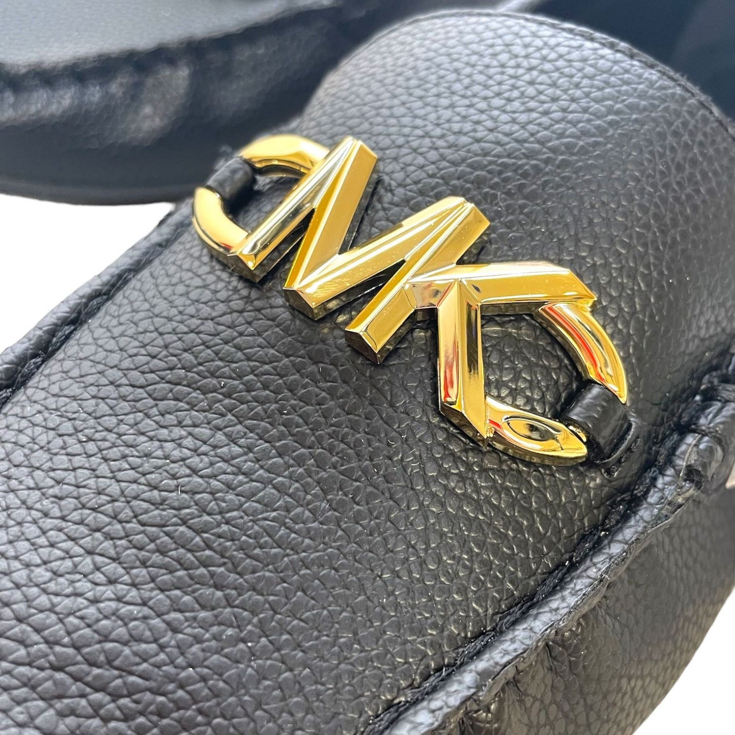 Zapatos Michael Kors Negros para Mujer | Elegancia y Confort