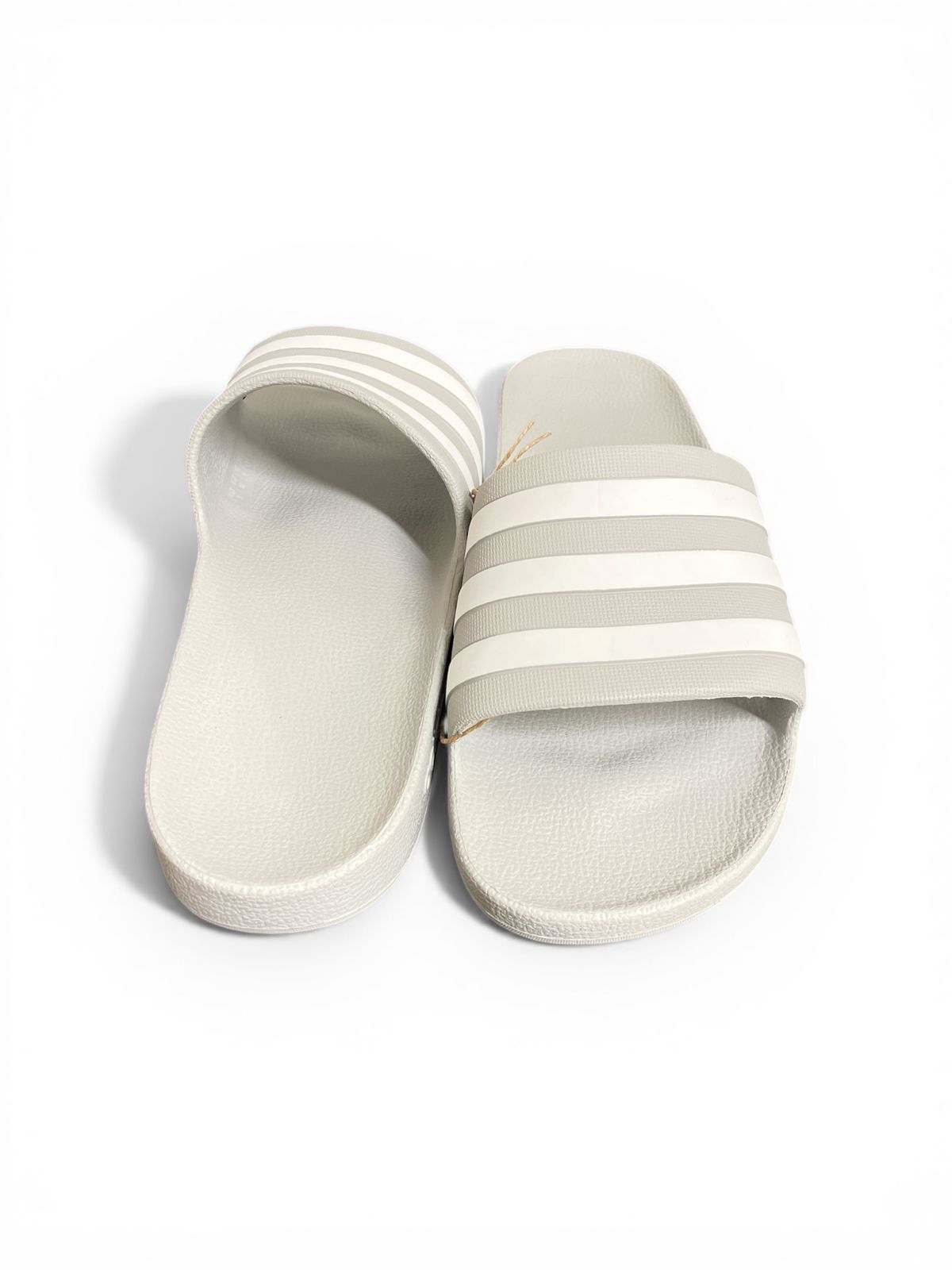 Sandalias Adidas Adilette Gris - Talla 9 USA Caballero