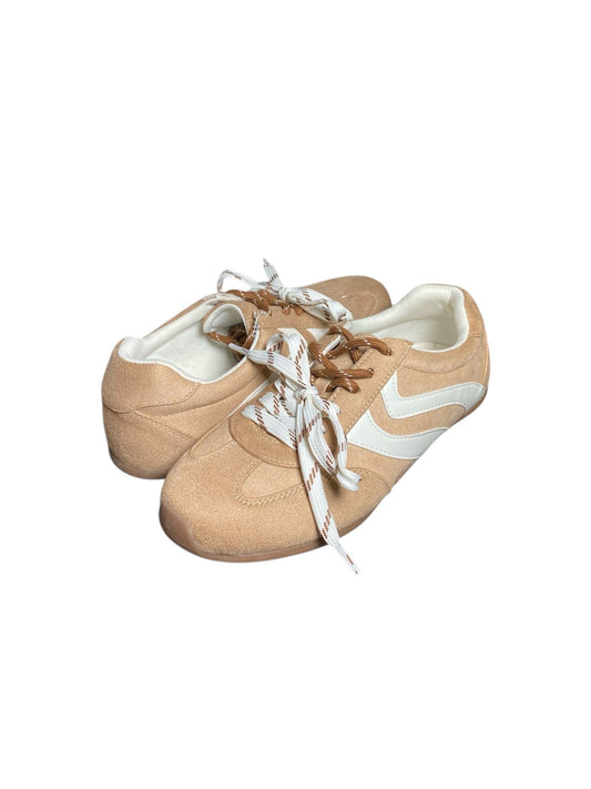 Tenis Steve Madden "Retro-Vibe" – Camel y blanco DAMA
