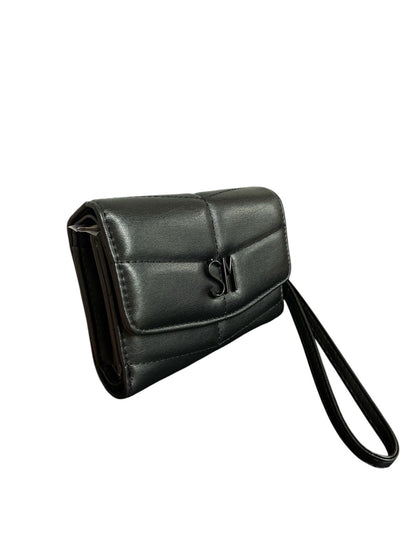 Cartera Steve Madden Negra con Wristlet – Compacta y Moderna