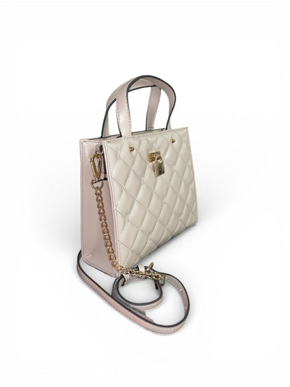 Bolso Guess Acolchado - Beige Crema con Herrajes Dorados